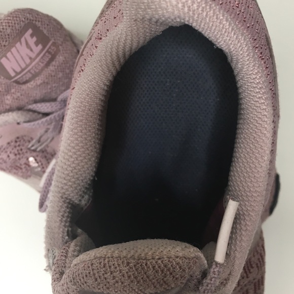 🦋👟 **SOLD** 👟🦋 - Picture 3 of 3